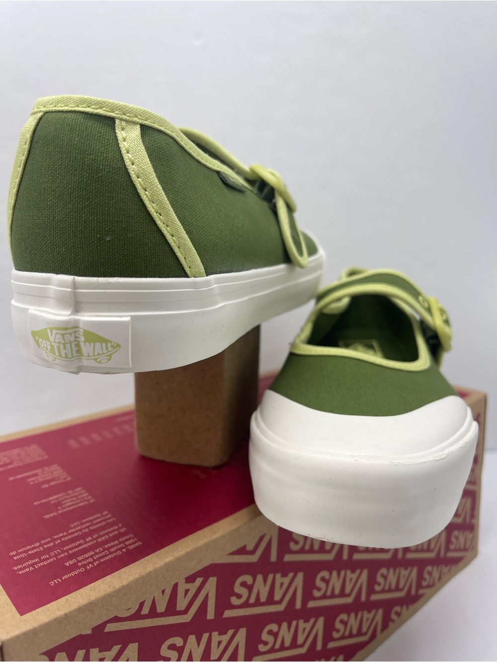 Vans WMNS Sz 8.5 Mary Jane Ballerina Green
VN000CRRCX1 Sandals Sneakers - Picture 6 of 16